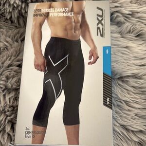 2XU Black and White Compression Tights